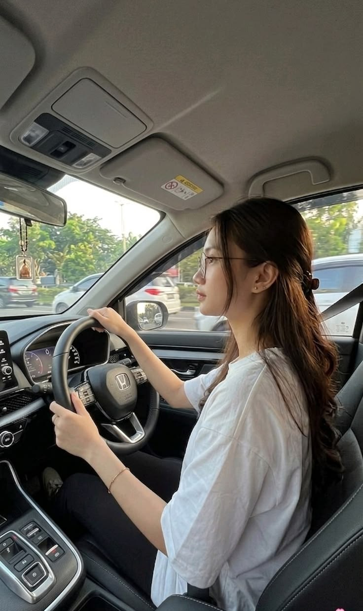 Hai gia đ&igrave;nh c&ugrave;ng thu nhập 30 triệu/th&aacute;ng, chỉ kh&aacute;c chuyện c&oacute; &ocirc; t&ocirc; hay kh&ocirc;ng: Cuối th&aacute;ng số tiền c&ograve;n lại ch&ecirc;nh nhau bất ngờ- Ảnh 1.