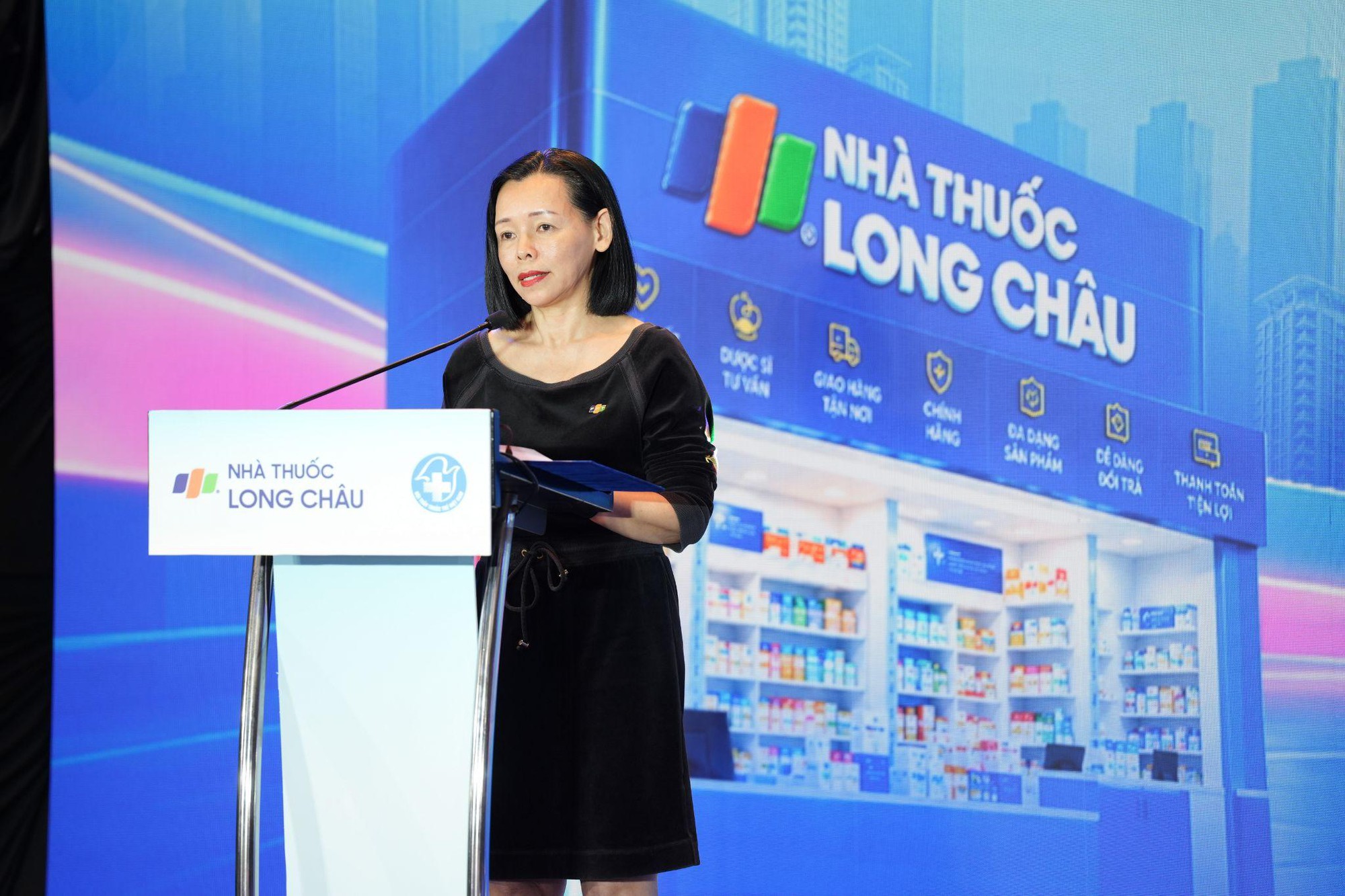Long Châu cùng Hội Thầy thuốc trẻ Việt Nam tiên phong mô hình kết nối bác sĩ với người dân tại nhà thuốc - Ảnh 3.