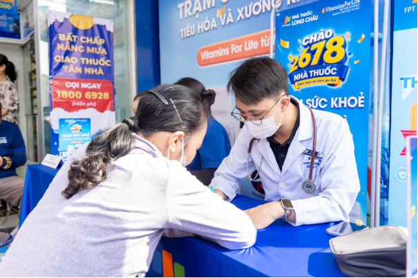 Long Châu cùng Hội Thầy thuốc trẻ Việt Nam, 16 hãng dược đa quốc gia hợp lực đưa bác sĩ đến gần người dân - Ảnh 5.