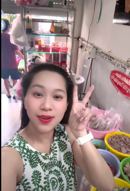 Em gái ruột nghệ sĩ Vũ Linh U70 đi bán bún bò mưu sinh ở TP.HCM- Ảnh 3.