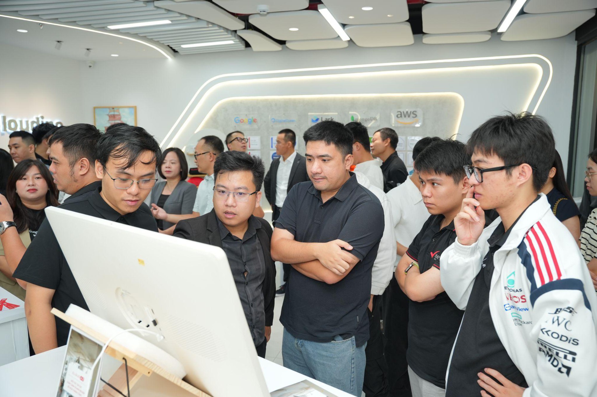 CloudAZ ra mắt trung tâm trải nghiệm Google Gemini (GGEC) tiên phong tại Việt Nam - Ảnh 1.