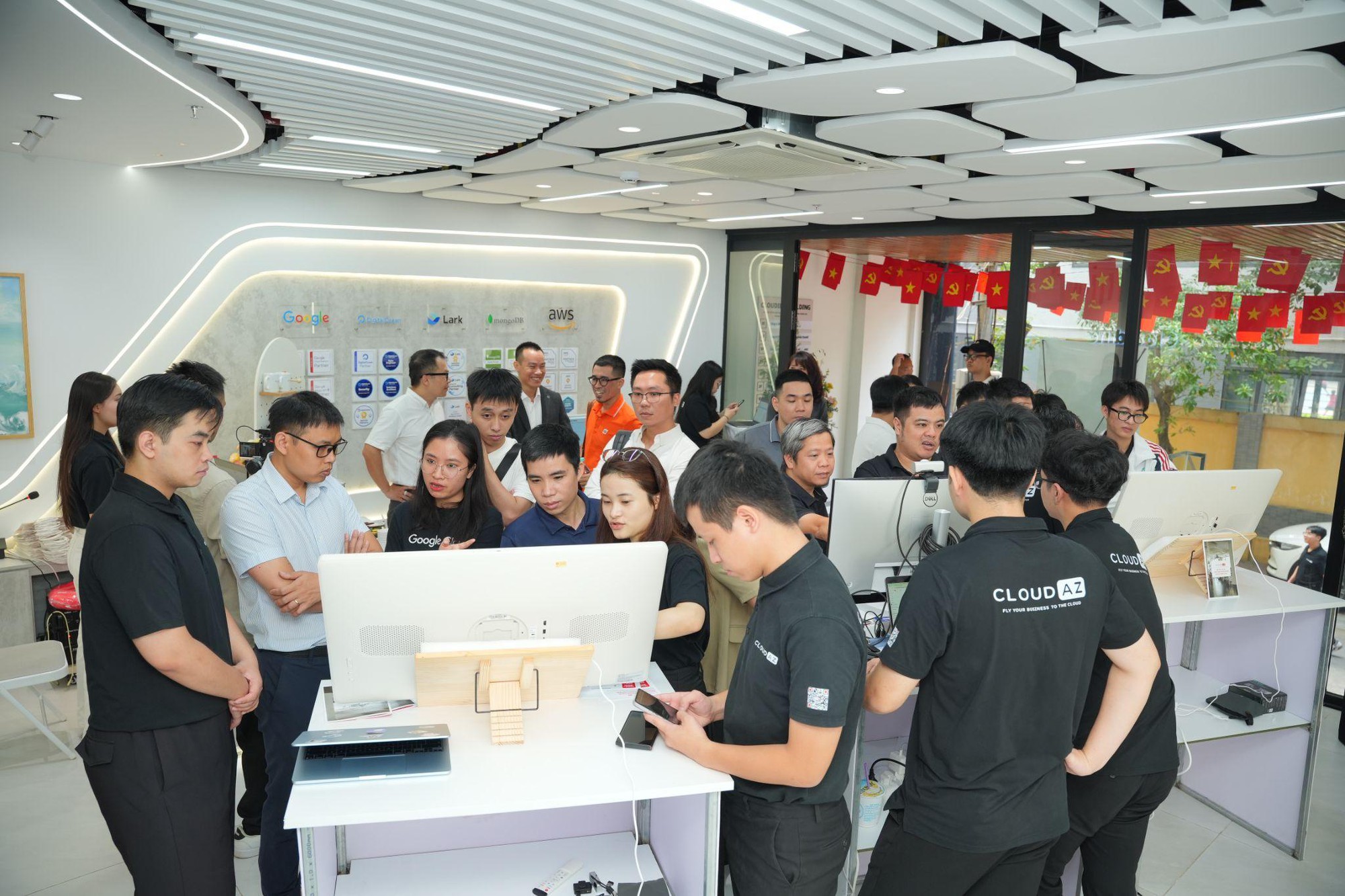 CloudAZ ra mắt trung tâm trải nghiệm Google Gemini (GGEC) tiên phong tại Việt Nam - Ảnh 2.