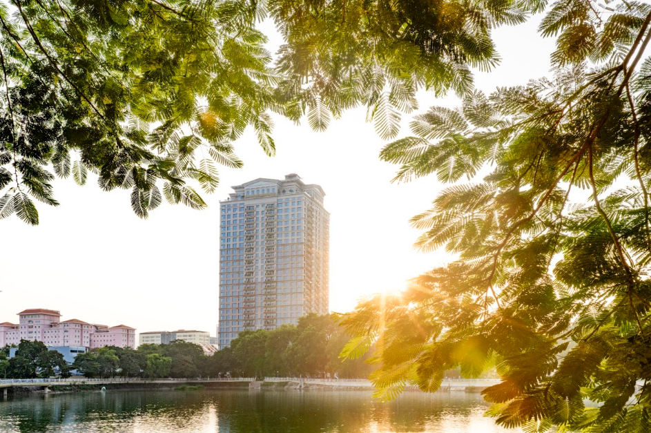 Đặc quyền ngắm pháo hoa từ khán đài thượng hạng của chốn sống danh gia - Ảnh 2.