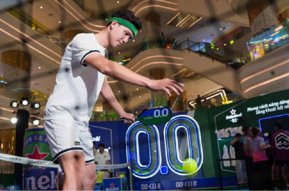 HURRYKNG và Roos Van Reek nhập cuộc hội dân chơi kết nối khi bất ngờ xuất hiện tại Heineken 0.0 CLUB - Ảnh 6.