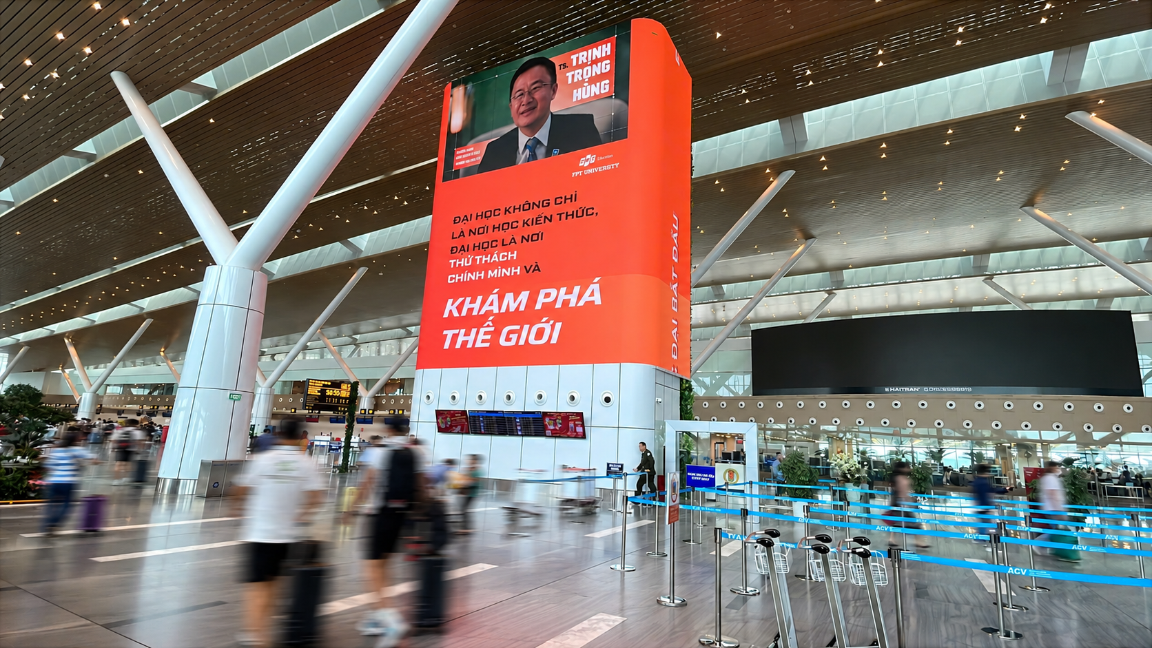 &rlm;Airport DOOH: Từ điểm hiển thị đến trải nghiệm thương hiệu&rlm; - Ảnh 1.