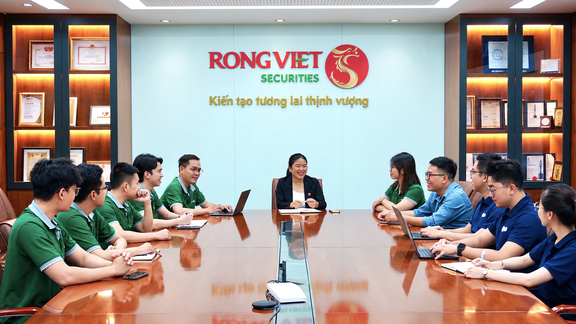 Gần 47.000 lượt truy vấn: VDSC cùng eCloudvalley ứng dụng AI nâng cao trải nghiệm đầu tư - Ảnh 1.