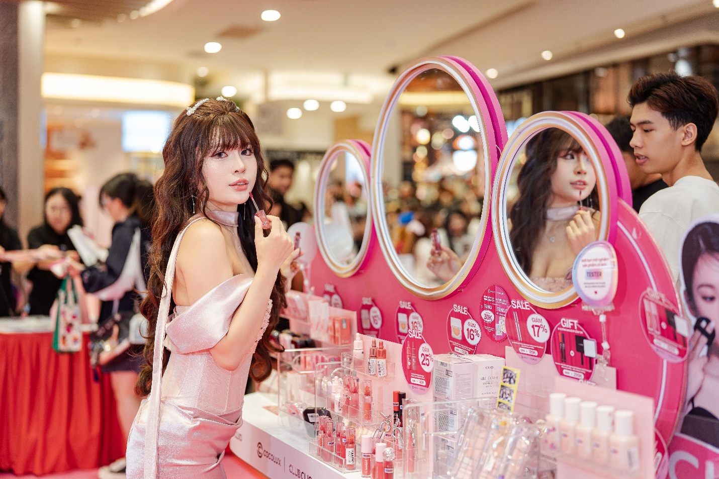 Từ “Makeup kiểu Hàn” đến tự do thể hiện cá tính: K-Beauty đang thay đổi cách Gen Z Việt làm đẹp - Ảnh 3.