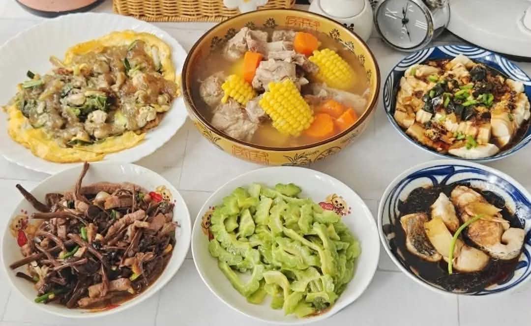 Ng&agrave;y mai cuối tuần rồi, h&atilde;y l&ecirc;n sẵn thực đơn n&agrave;y đ&atilde;i cả nh&agrave; một bữa ăn ngon miệng - Ảnh 1.
