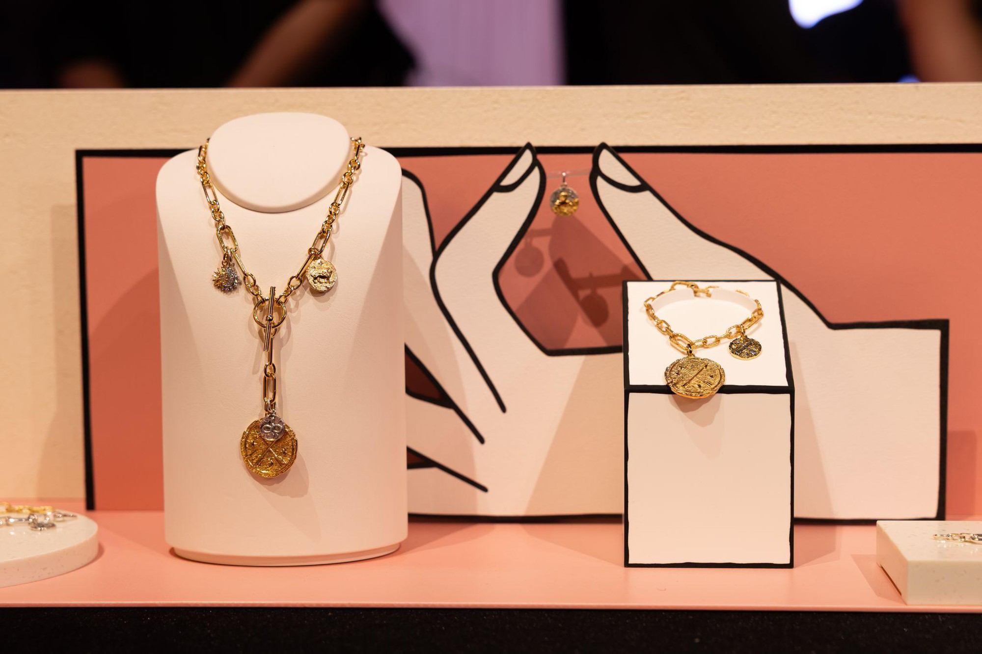  Kh&aacute;m ph&aacute; bộ sưu tập Pandora Talisman: Từ biểu tượng cổ xưa đến dấu ấn c&aacute; nh&acirc;n- Ảnh 2.