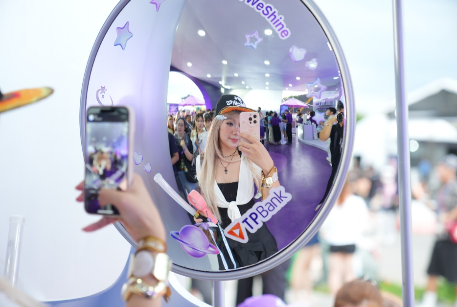 TPBank tại Tinh Hà "Say Hi": Booth trải nghiệm "chật kín" fan, hé lộ không gian SkyLounge - TPBank Premier- Ảnh 4.