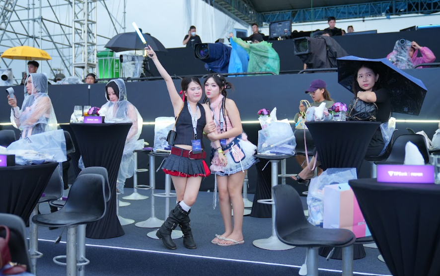 TPBank tại Tinh Hà "Say Hi": Booth trải nghiệm "chật kín" fan, hé lộ không gian SkyLounge - TPBank Premier- Ảnh 8.