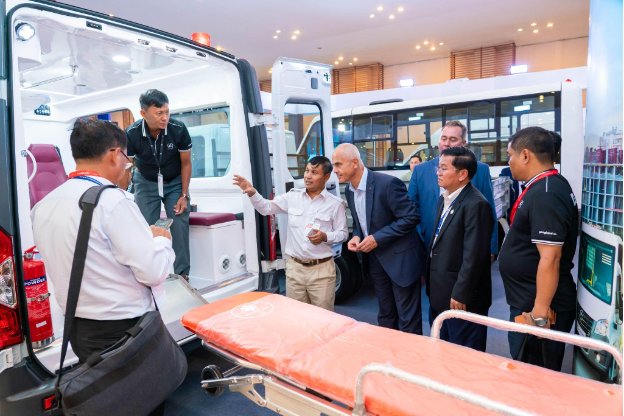 Đại diện Việt Nam duy nhất tại CAM AUTO, GAZ đẩy mạnh kết nối vận tải ASEAN - Ảnh 2.