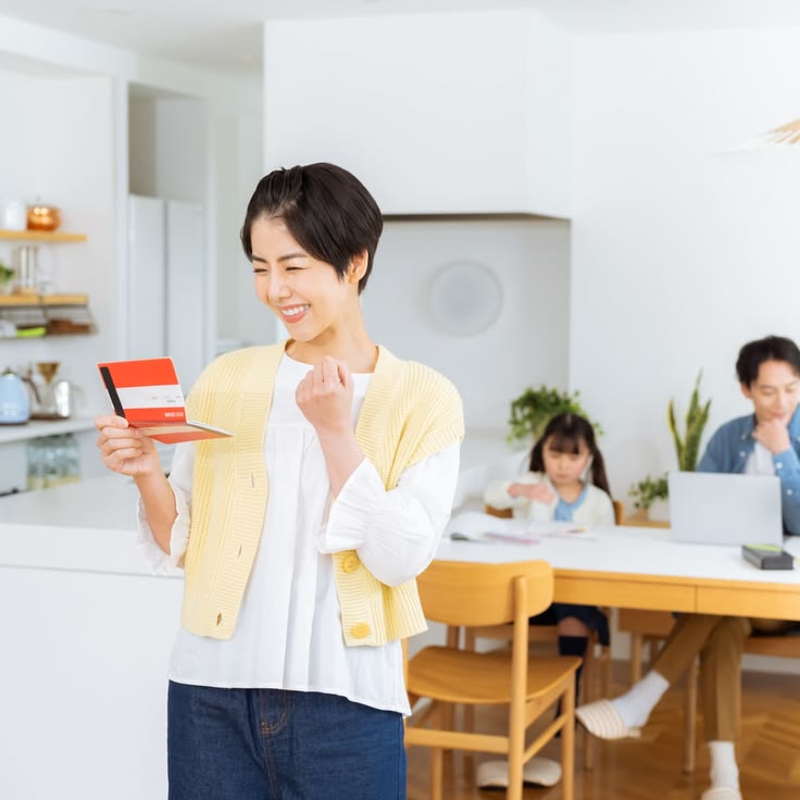 Có 200 triệu, tôi từng định gửi hết một sổ nhưng đổi ý: Chia thành 3 khoản, lúc cần tiền mới thấy quyết định này đáng giá - Ảnh 3.