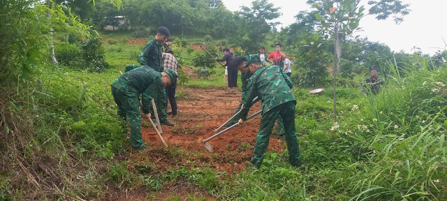 Tuổi trẻ Đồn Biên phòng Tân Thanh: Góp sức dựng xây từ những vườn hồng biên cương - Ảnh 2.