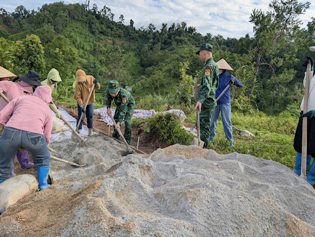 Tuổi trẻ Đồn Biên phòng Tân Thanh: Góp sức dựng xây từ những vườn hồng biên cương - Ảnh 5.