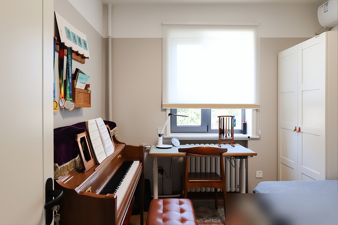 Căn hộ cũ chỉ 49m² nhưng bước vào ai cũng bất ngờ: Không thừa nổi 10cm mà vẫn đủ phòng cho cả gia đình - Ảnh 9.