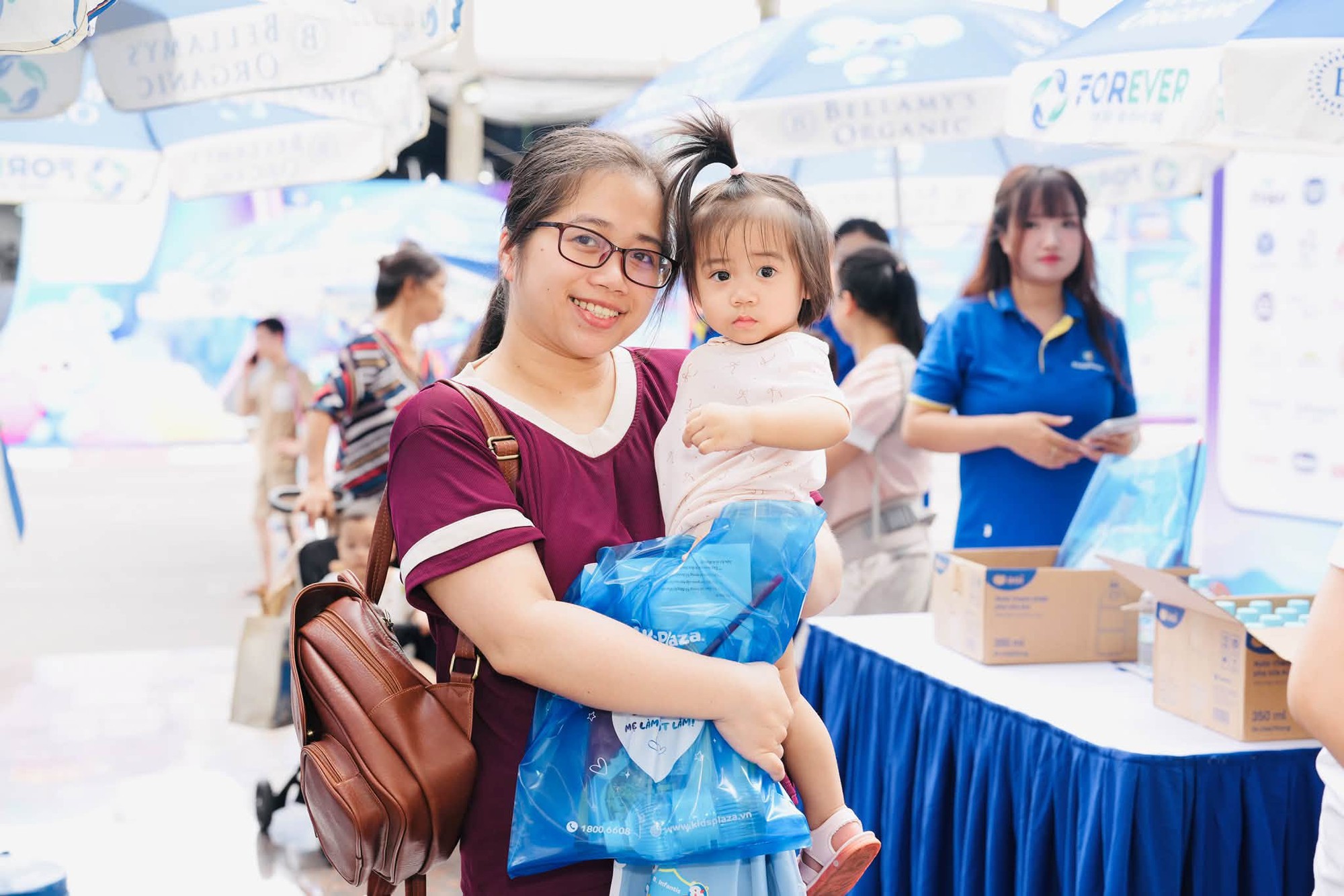 Xuất phát từ 6h sáng, vượt 30km đi hội trợ Mẹ và Bé: Mẹ bỉm 2 con khoe "chiến tích" sau 6 tiếng săn quà khiến dân tình trầm trồ- Ảnh 7.
