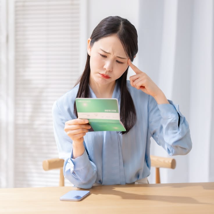 Có 200 triệu, tôi từng định gửi hết một sổ nhưng đổi ý: Chia thành 3 khoản, lúc cần tiền mới thấy quyết định này đáng giá - Ảnh 1.