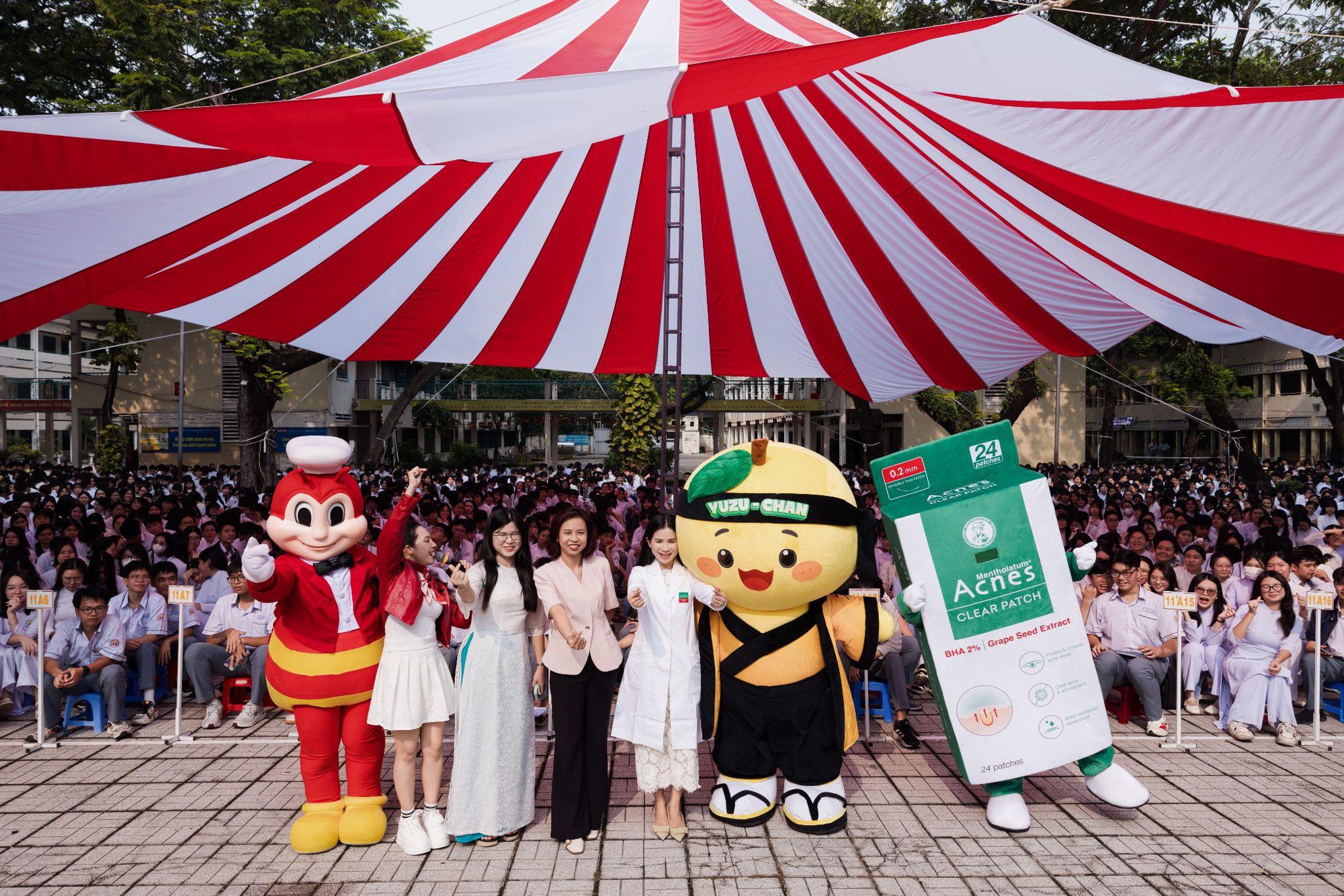 Acnes c&ugrave;ng Jollibee &ldquo;Mở ra niềm vui&rdquo; tại The Jolly School - Yah! 2026, lan tỏa kiến thức chăm da khoa học đến học sinh- Ảnh 2.