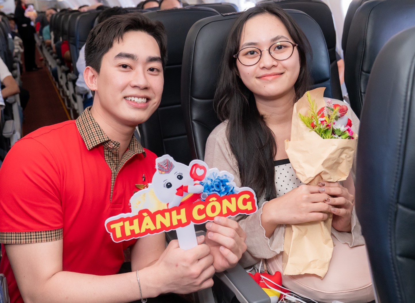 Trải nghiệm đ&aacute;ng nhớ ng&agrave;y 20/10 của h&agrave;nh kh&aacute;ch nữ tr&ecirc;n chuyến bay Vietjet- Ảnh 3.