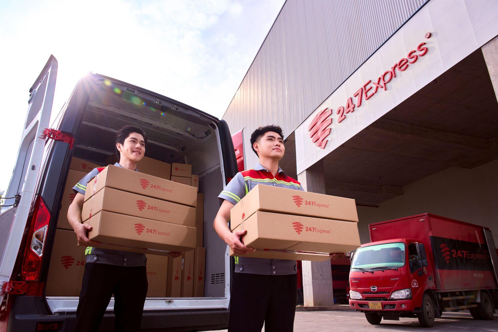247Express: 21 năm xây bản sắc từ nghìn dấu ấn thầm lặng- Ảnh 2.
