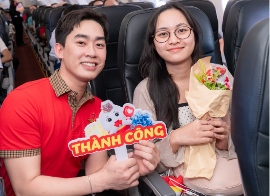C&ugrave;ng Vietjet trao gửi ngọt ng&agrave;o đến một nửa xinh đẹp của thế giới nh&acirc;n ng&agrave;y 20/10 - Ảnh 2.