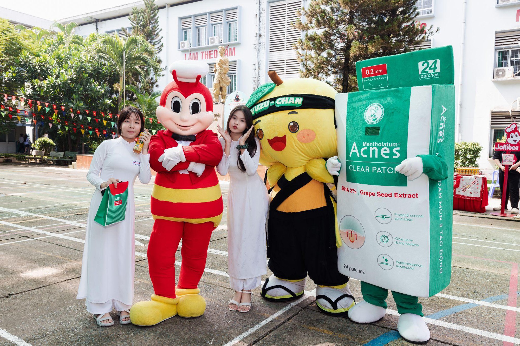 Acnes c&ugrave;ng Jollibee &ldquo;Mở ra niềm vui&rdquo; tại The Jolly School - Yah! 2026, lan tỏa kiến thức chăm da khoa học đến học sinh- Ảnh 3.