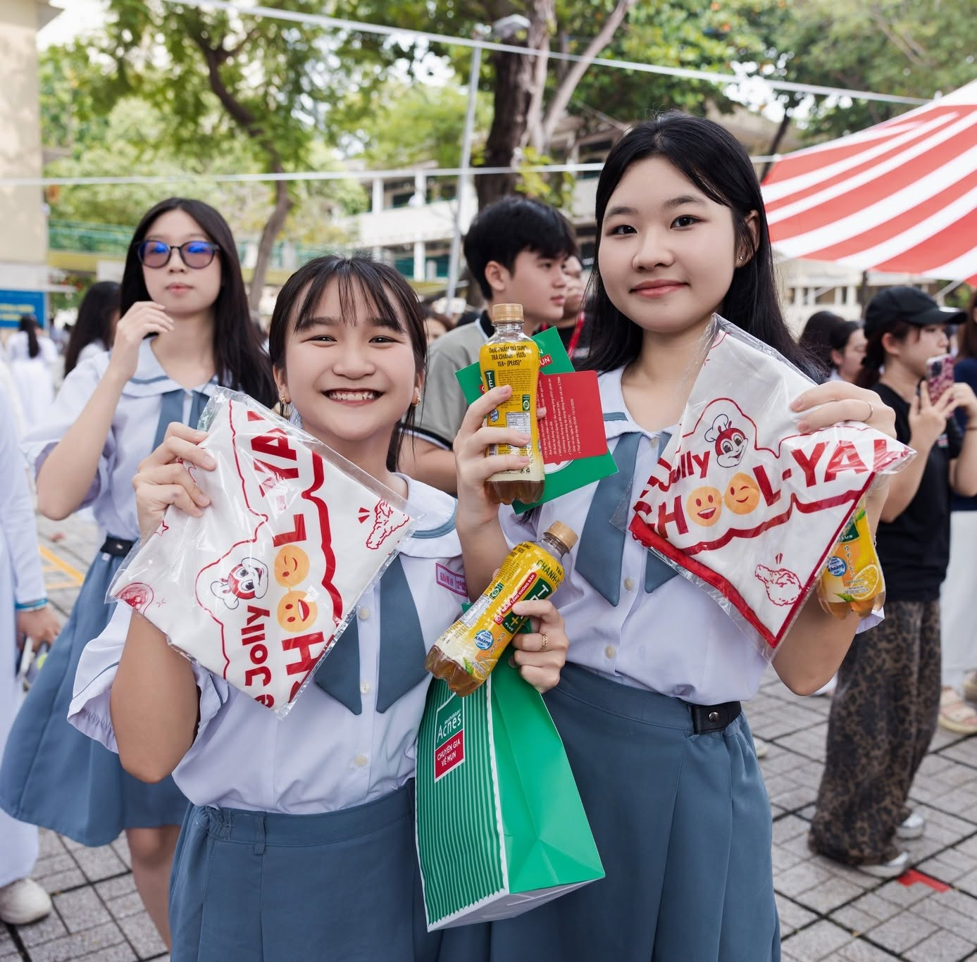 Acnes c&ugrave;ng Jollibee &ldquo;Mở ra niềm vui&rdquo; tại The Jolly School - Yah! 2026, lan tỏa kiến thức chăm da khoa học đến học sinh- Ảnh 8.