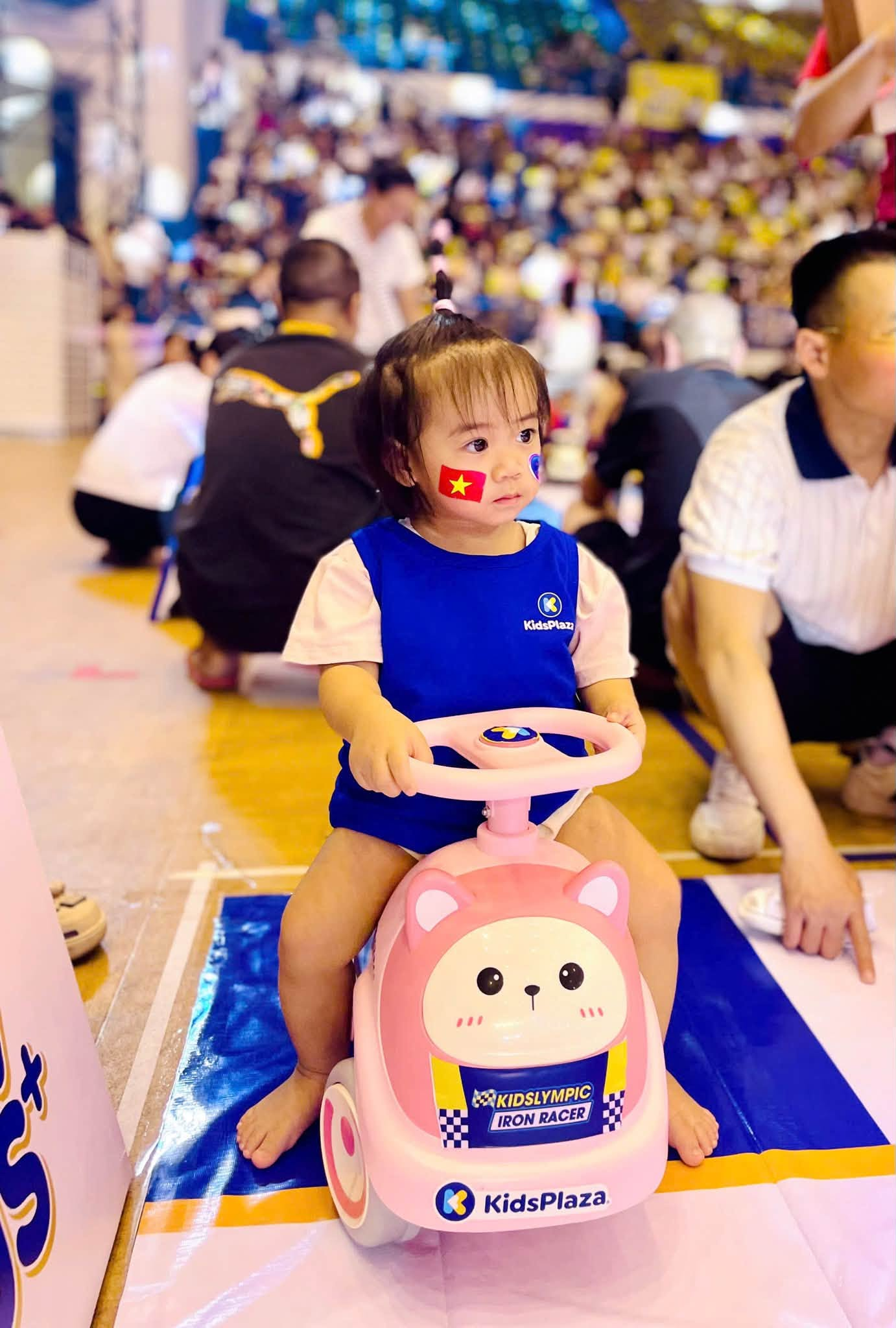 Xuất phát từ 6h sáng, vượt 30km đi hội trợ Mẹ và Bé: Mẹ bỉm 2 con khoe "chiến tích" sau 6 tiếng săn quà khiến dân tình trầm trồ- Ảnh 5.