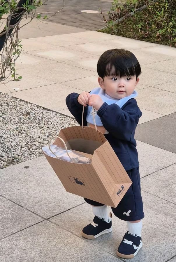6 sai lầm khi trò chuyện khiến cha mẹ càng quan tâm, con càng chống đối - Ảnh 2.