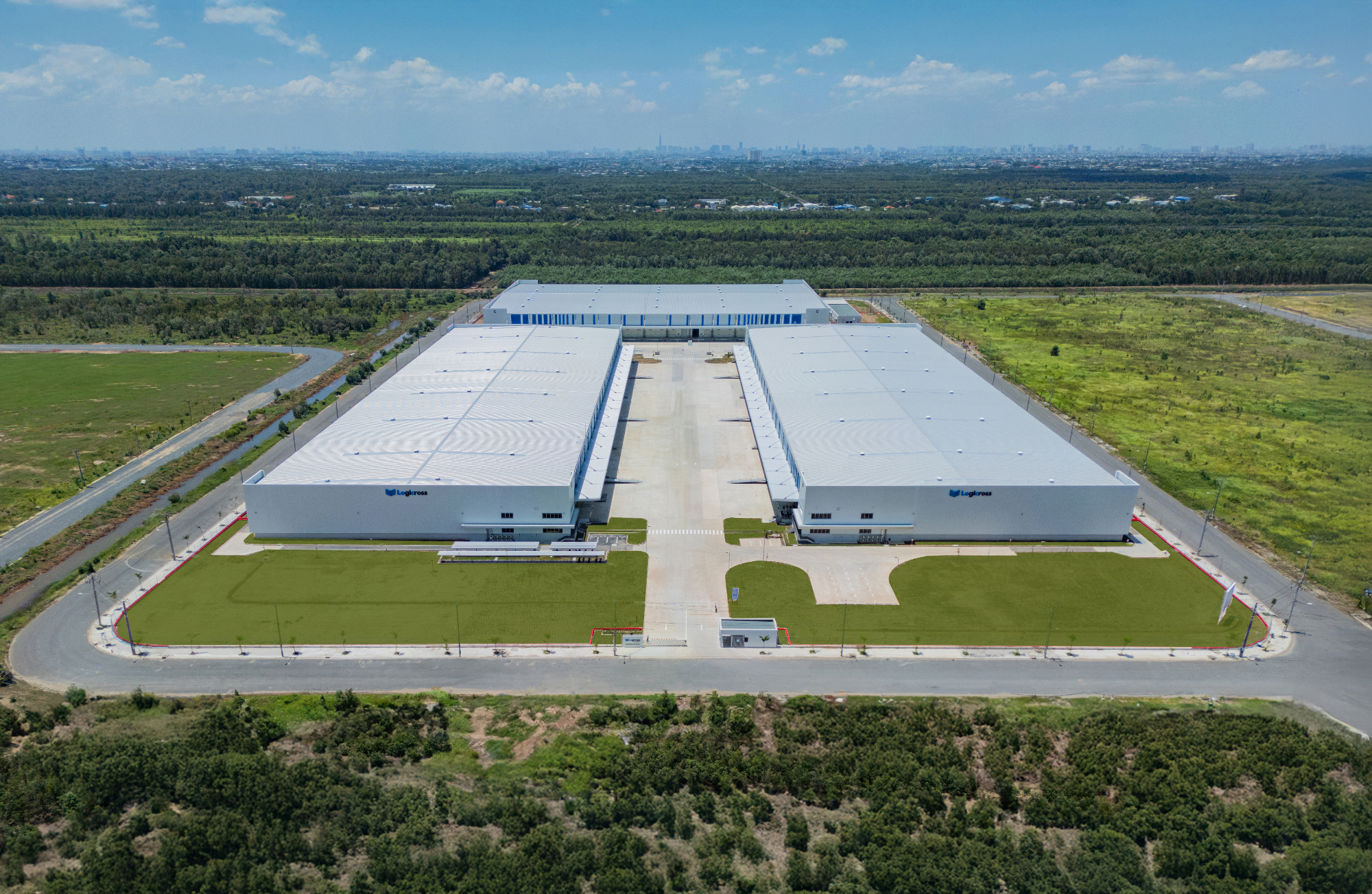 Logicross Nam Thuận l&agrave; Dự &aacute;n Nh&agrave; xưởng/Nh&agrave; kho tốt nhất tại PropertyGuru 2026 - Ảnh 1.
