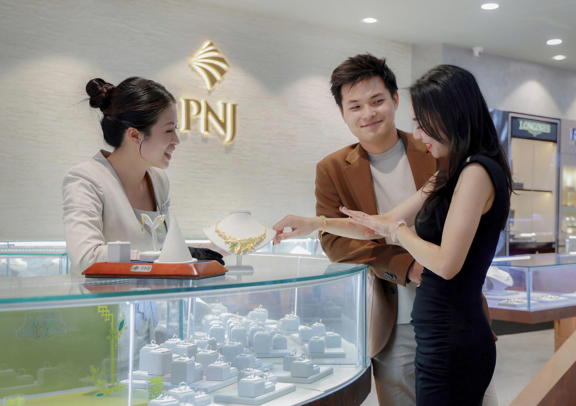 Cổ đông PNJ thông qua tất cả tờ trình tại ĐHĐCĐ bất thường 2026, đồng hành cùng kế hoạch tái thiết khôi phục kinh doanh - Ảnh 2.