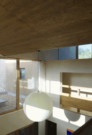 Thu&ecirc; mảnh đất 130m&sup2;, &ocirc;ng bố 50 tuổi cải tạo căn nh&agrave; 70m&sup2; với 15 cửa sổ cho cả đại gia đ&igrave;nh ở: Nh&igrave;n nhỏ nhưng ai đến cũng tưởng rộng 300m&sup2;- Ảnh 14.