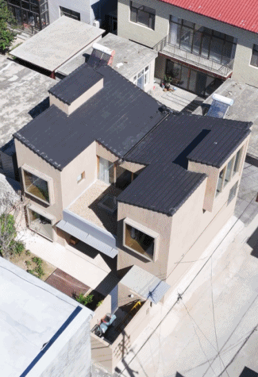 Thu&ecirc; mảnh đất 130m&sup2;, &ocirc;ng bố 50 tuổi cải tạo căn nh&agrave; 70m&sup2; với 15 cửa sổ cho cả đại gia đ&igrave;nh ở: Nh&igrave;n nhỏ nhưng ai đến cũng tưởng rộng 300m&sup2;- Ảnh 4.