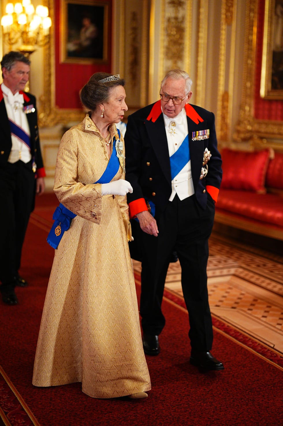 Gallery - Vương nữ Anne “vượt mặt” vợ chồng William - Kate - image 2