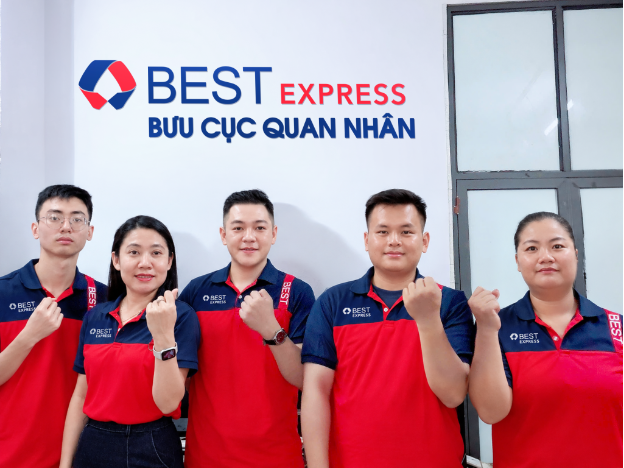 Những đóa hồng trên yên xe: Chuyện nữ shipper 7 năm bền bỉ với nghề giao hàng- Ảnh 2.