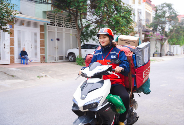 Những đóa hồng trên yên xe: Chuyện nữ shipper 7 năm bền bỉ với nghề giao hàng- Ảnh 3.