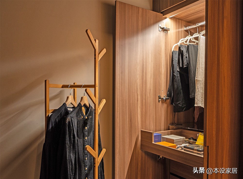 Căn hộ 46m&sup2; xuống cấp của đ&ocirc;i vợ chồng trung ni&ecirc;n được cải tạo th&agrave;nh kh&ocirc;ng gian 3 ph&ograve;ng: C&aacute;ch tận dụng từng m&eacute;t vu&ocirc;ng khiến nhiều người bất ngờ- Ảnh 9.