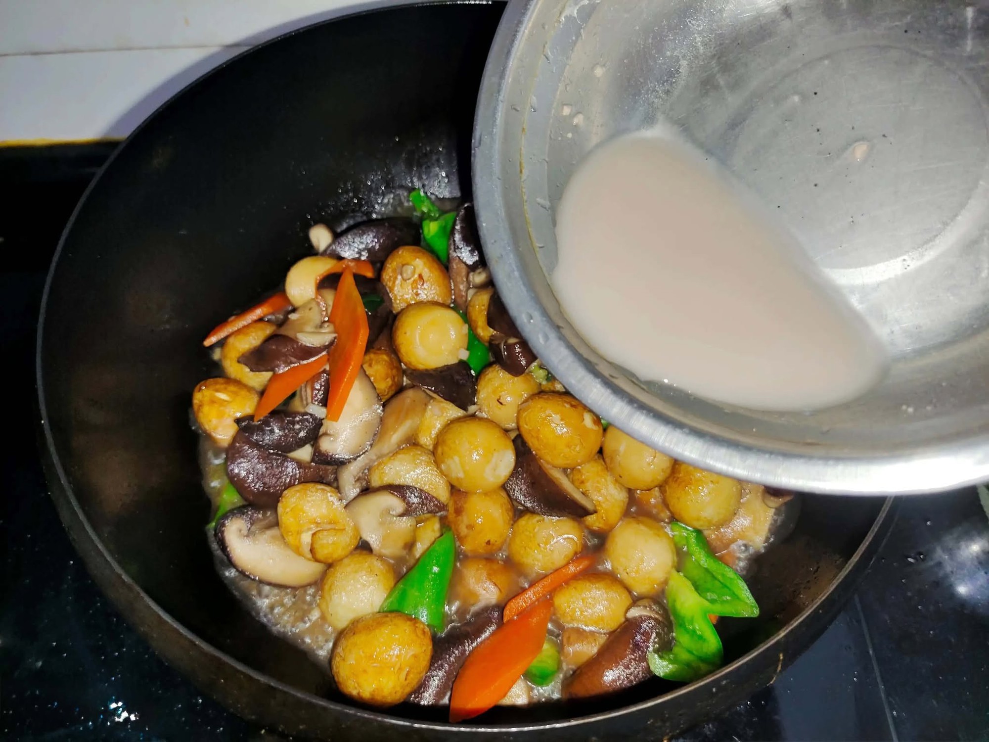 H&ocirc;m nay, h&atilde;y nấu m&oacute;n ăn mềm, ngon v&agrave; bổ dưỡng chỉ với 2 nguy&ecirc;n liệu nhưng khiến bạn ăn hết cả nồi cơm- Ảnh 7.