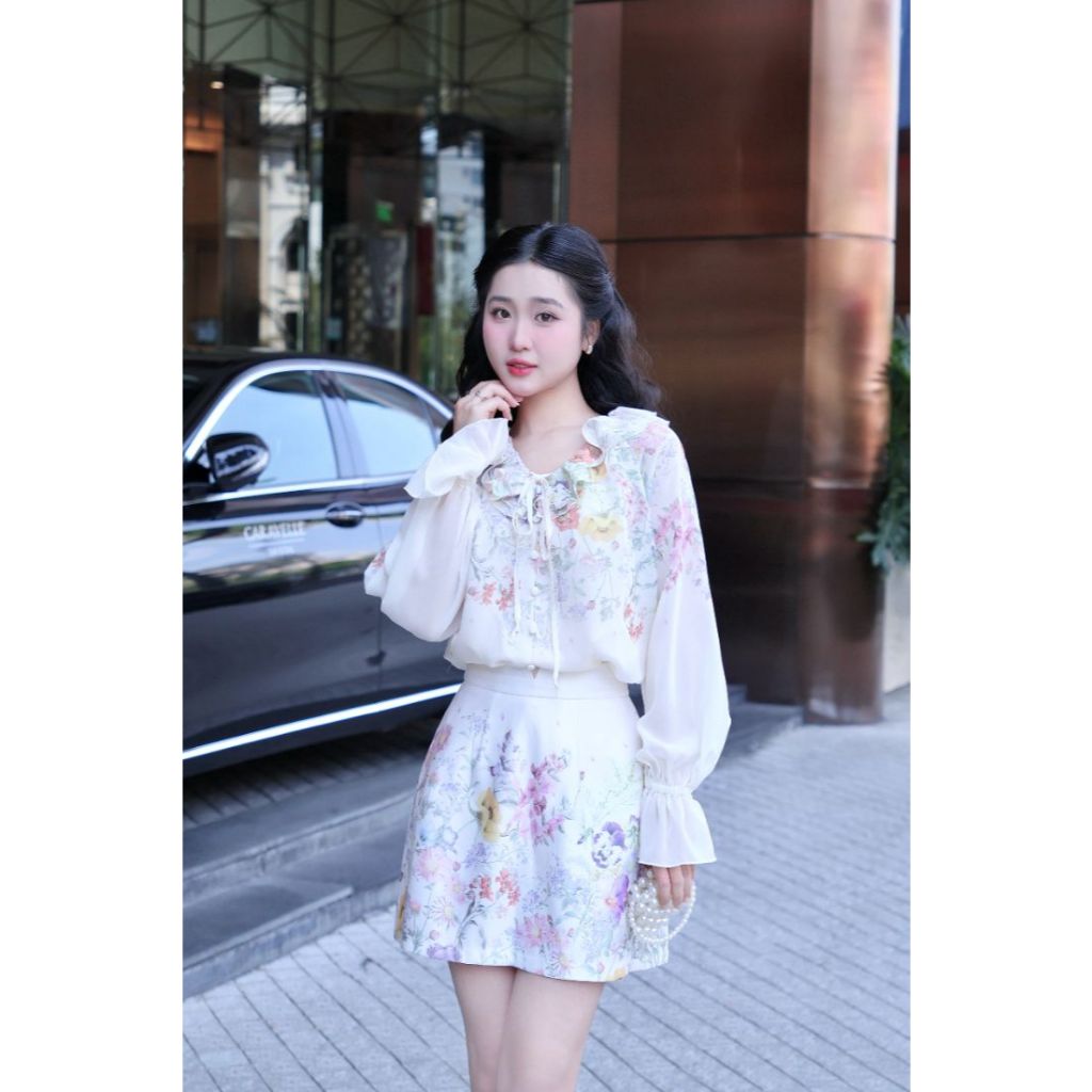 Ch&acirc;n v&aacute;y họa tiết hoa: Item đ&aacute;ng sắm, vừa nữ t&iacute;nh vừa l&agrave;m bừng s&aacute;ng style ng&agrave;y thu- Ảnh 7.