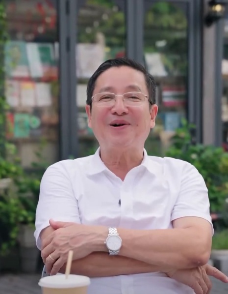 Nam NSƯT SN 1961 có bạn gái kém 18 tuổi: "Cái tủ lạnh là thứ giá trị nhất trong nhà tôi"- Ảnh 1.