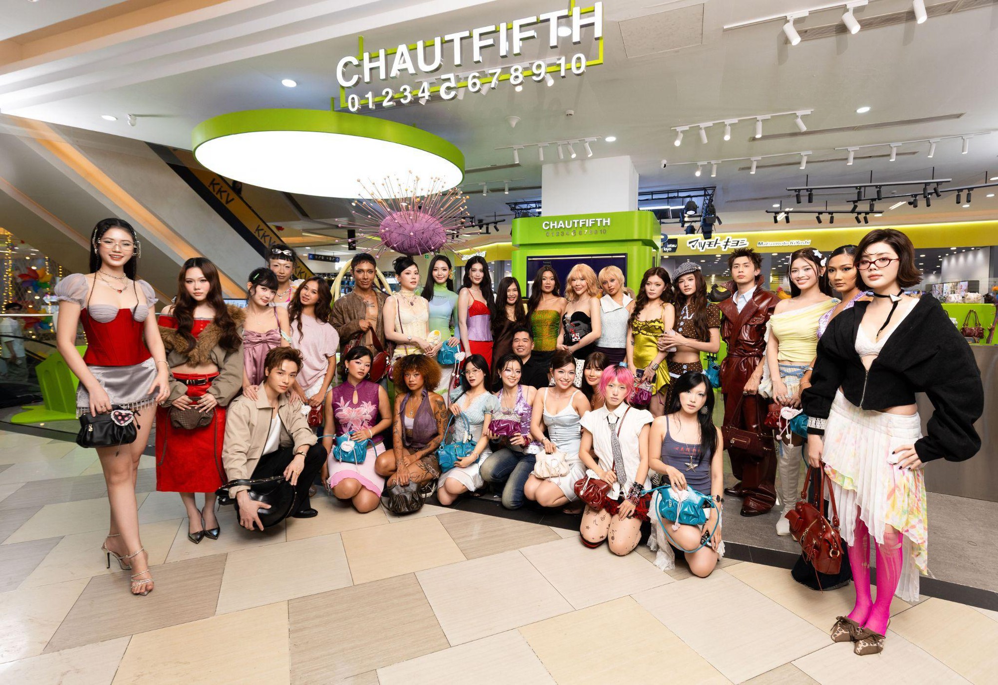 Lặng lẽ mở 16 điểm bán lẻ khắp Châu Á, CHAUTFIFTH quay trở lại thị trường Việt Nam bằng 2 event hoành tráng- Ảnh 1.