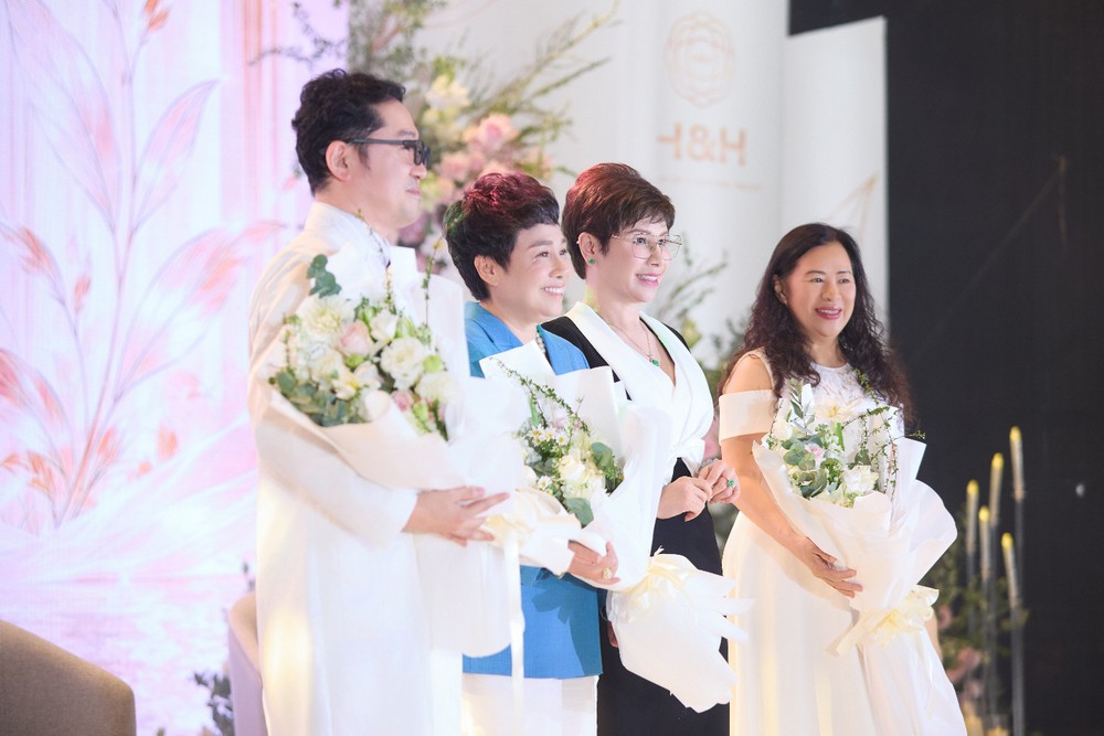 B&agrave; Đặng Thanh Hằng ra mắt ph&ograve;ng kh&aacute;m chăm s&oacute;c sức khỏe chủ động b&ecirc;n vịnh Hạ Long- Ảnh 3.