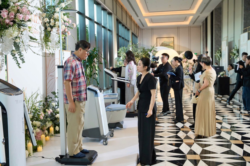 B&agrave; Đặng Thanh Hằng ra mắt ph&ograve;ng kh&aacute;m chăm s&oacute;c sức khỏe chủ động b&ecirc;n vịnh Hạ Long- Ảnh 4.