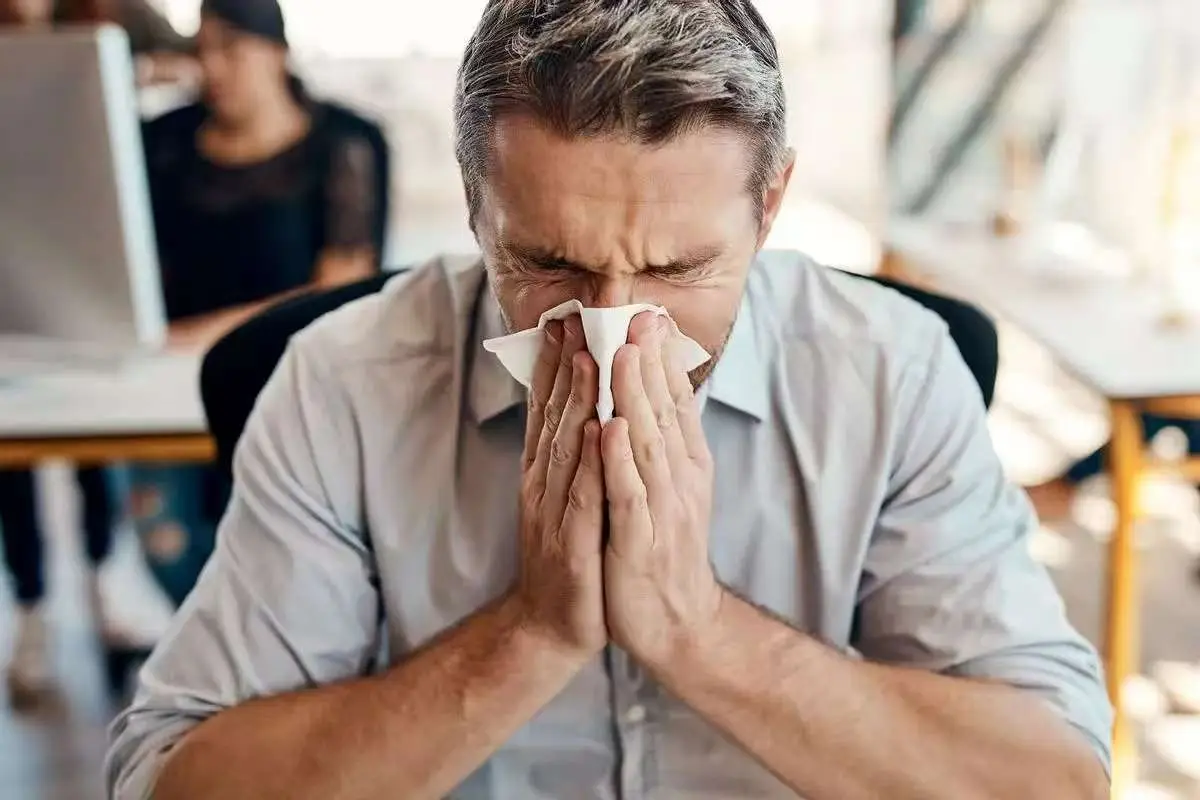 Người phụ nữ 63 tuổi gãy xương sau cú ngã nhẹ, nguyên nhân có thể bắt đầu từ thói quen ăn uống tưởng lành mạnh- Ảnh 1.