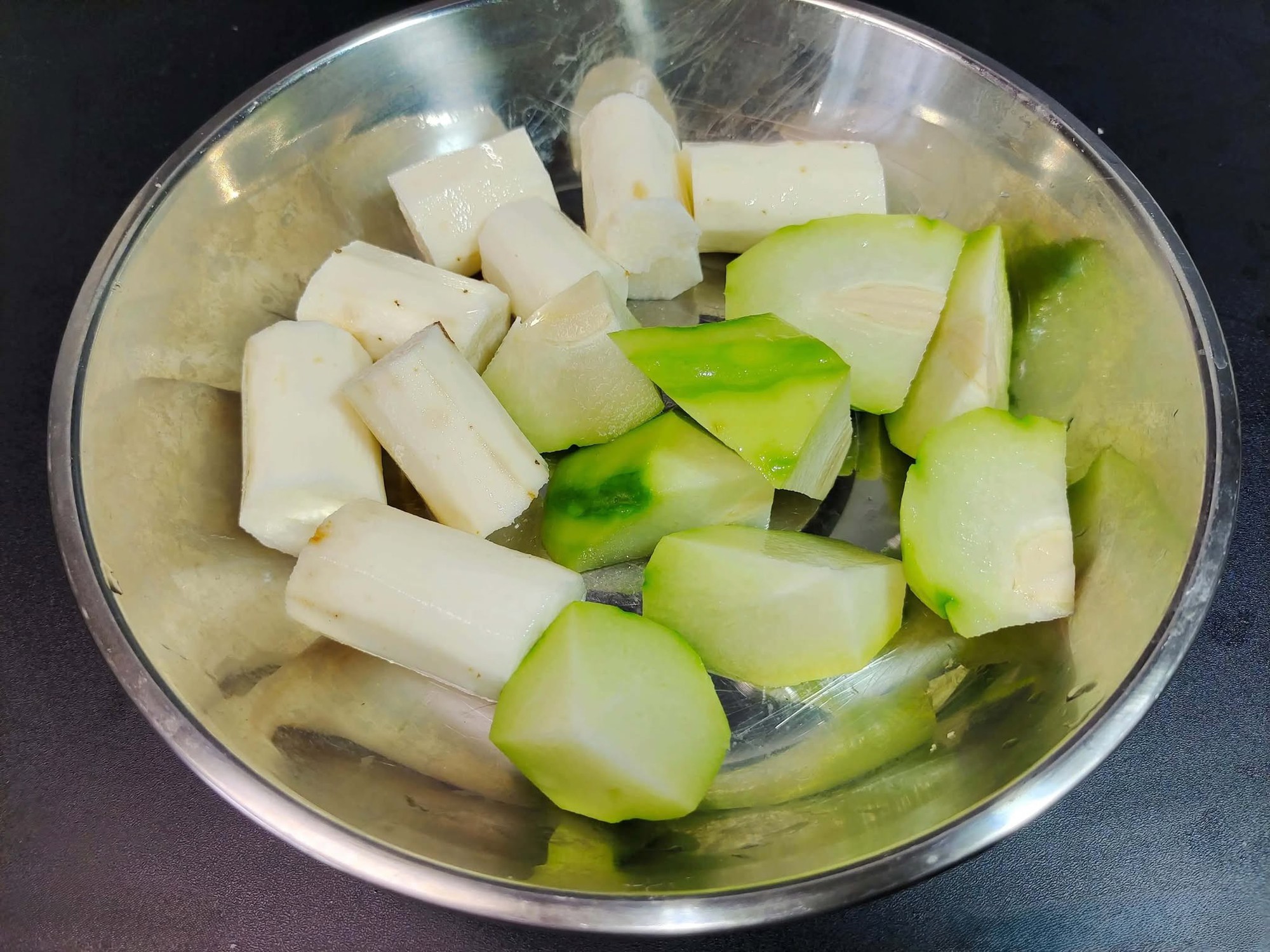 Canh g&agrave; hay canh c&aacute; cũng kh&ocirc;ng s&aacute;nh bằng m&oacute;n canh n&agrave;y trong bữa cơm m&ugrave;a thu- Ảnh 1.
