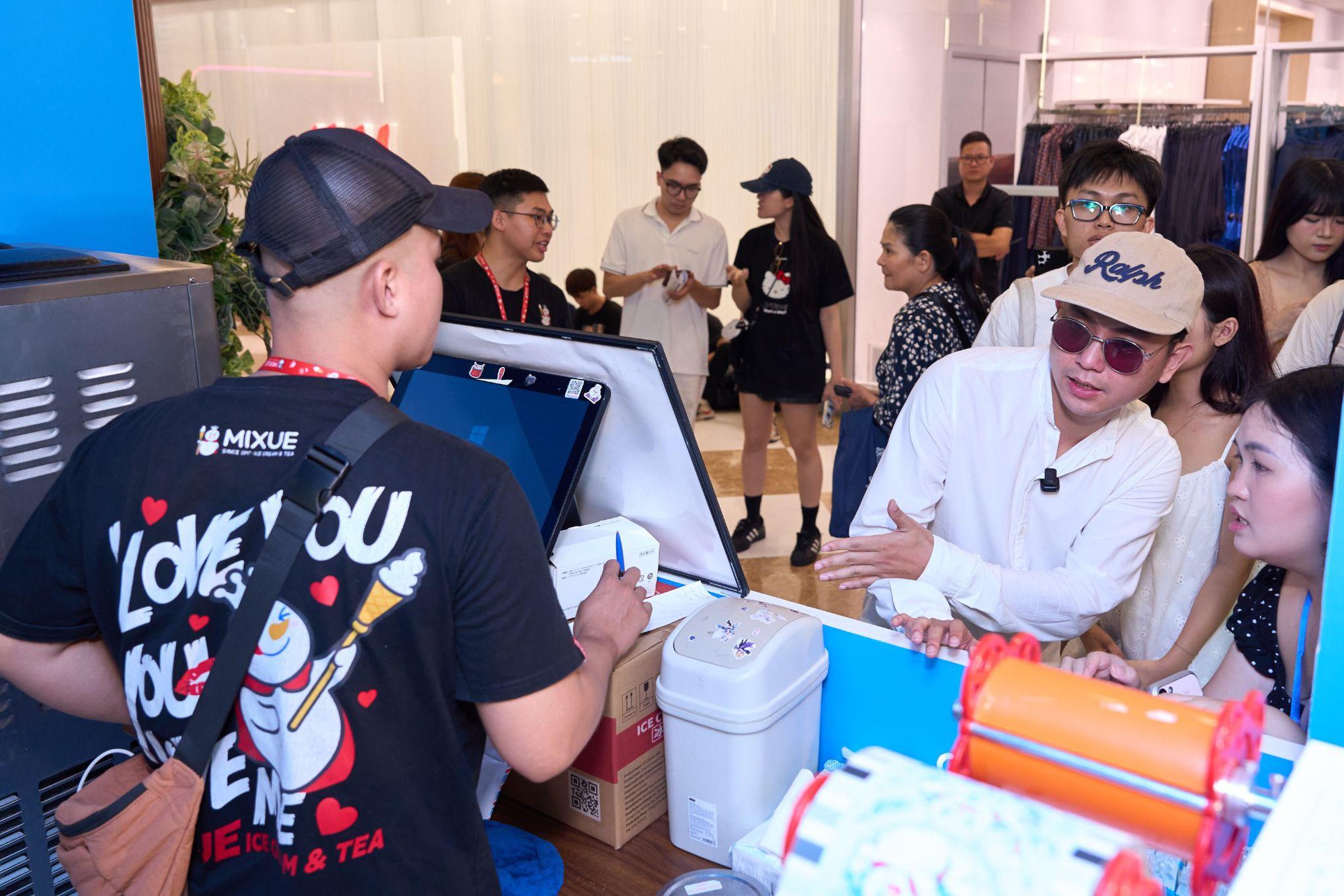 Cú xanh Duo làm CMO của MIXUE: học ngoại ngữ cũng có thể “đổi mood” bằng một ly Matcha - Ảnh 5.