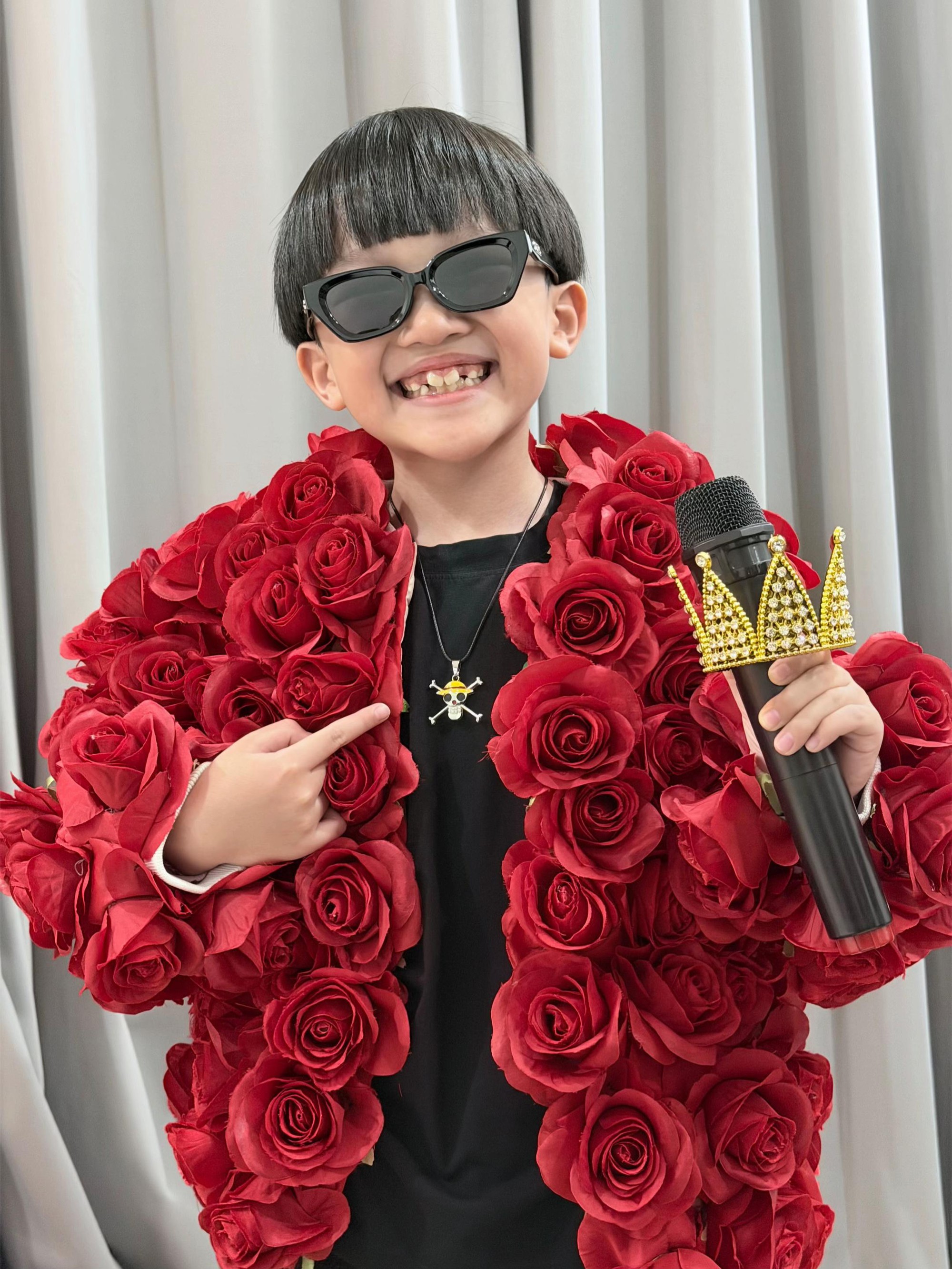 Xệ Xệ - Em bé Chất được gia đình đưa ra tận sân bay đón chú G-Dragon, nhưng màn Xệ Xệ - Em bé Chất được gia đình đưa ra tận sân bay đón chú G-Dragon, nhưng màn