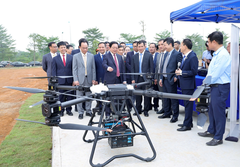 Đại học Quốc gia H&agrave; Nội cần ti&ecirc;n phong ph&aacute;t triển c&ocirc;ng nghệ, giải quyết những b&agrave;i to&aacute;n lớn của quốc gia- Ảnh 7.