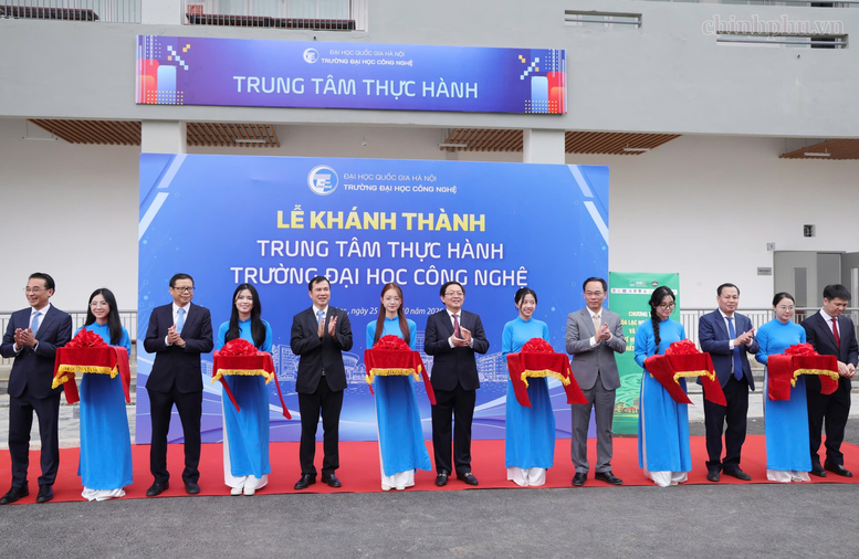 Đại học Quốc gia H&agrave; Nội cần ti&ecirc;n phong ph&aacute;t triển c&ocirc;ng nghệ, giải quyết những b&agrave;i to&aacute;n lớn của quốc gia- Ảnh 8.